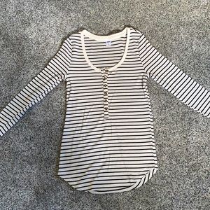 Old Navy relaxed long sleeve shirt